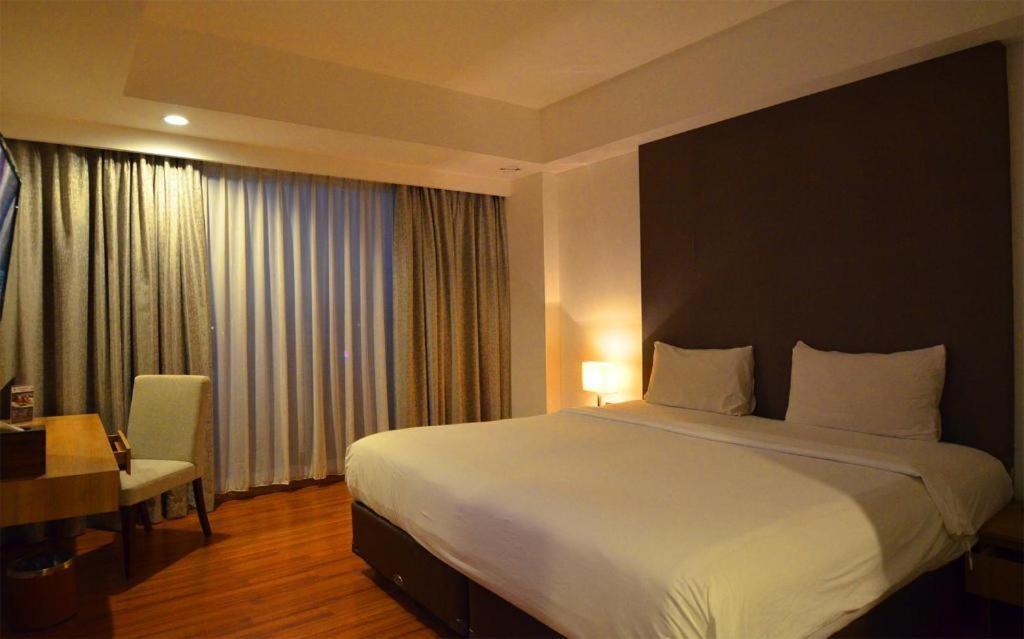 Arch Hotel Bogor Exterior foto